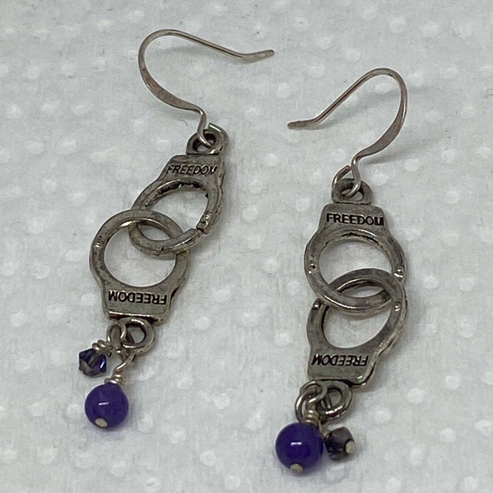 EARRINGS Handcuff freedom earrings silvertone dangle purple